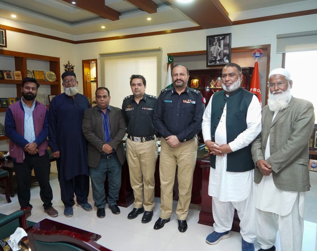 Additional IG Karachi Javed Alam Odho meets with delegation of All Pakistan Traders Association